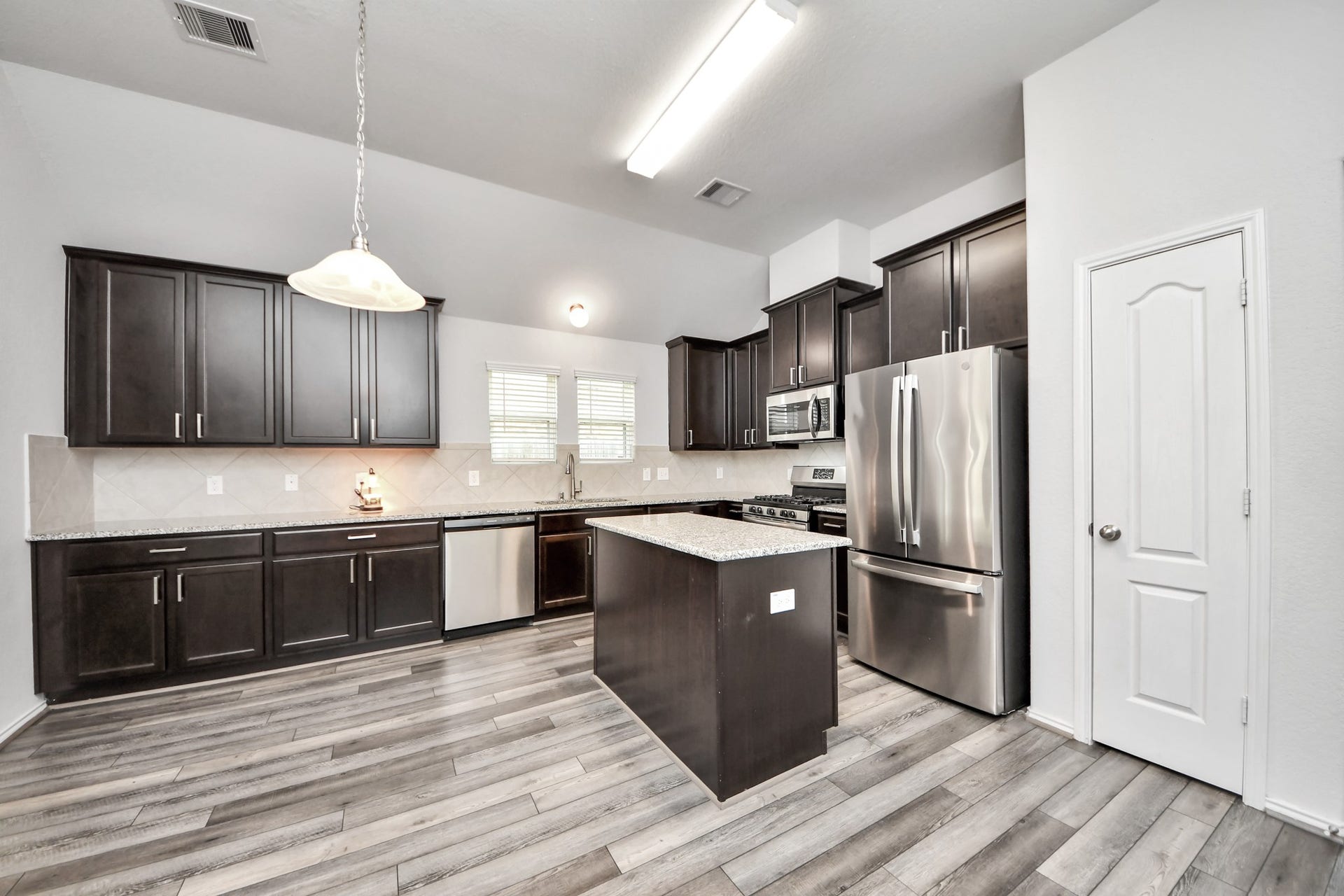 5186 Dry Hollow Drive, Alvin, TX 77511 5186 Dry Hollow Drive, Alvin, TX 77511