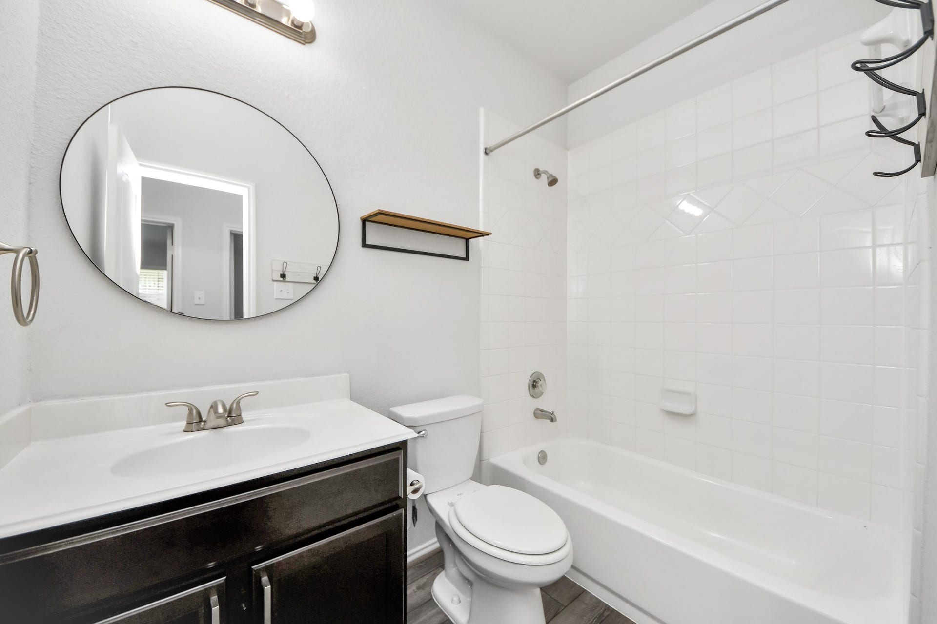 5186 Dry Hollow Drive, Alvin, TX 77511 5186 Dry Hollow Drive, Alvin, TX 77511