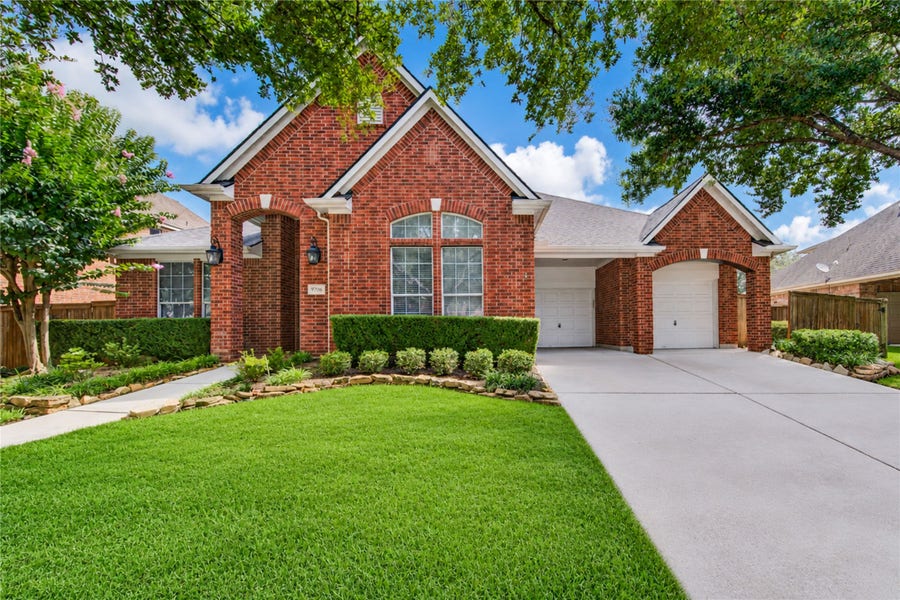 Property photo for 9706 Rollinson Park Drive, Spring, TX