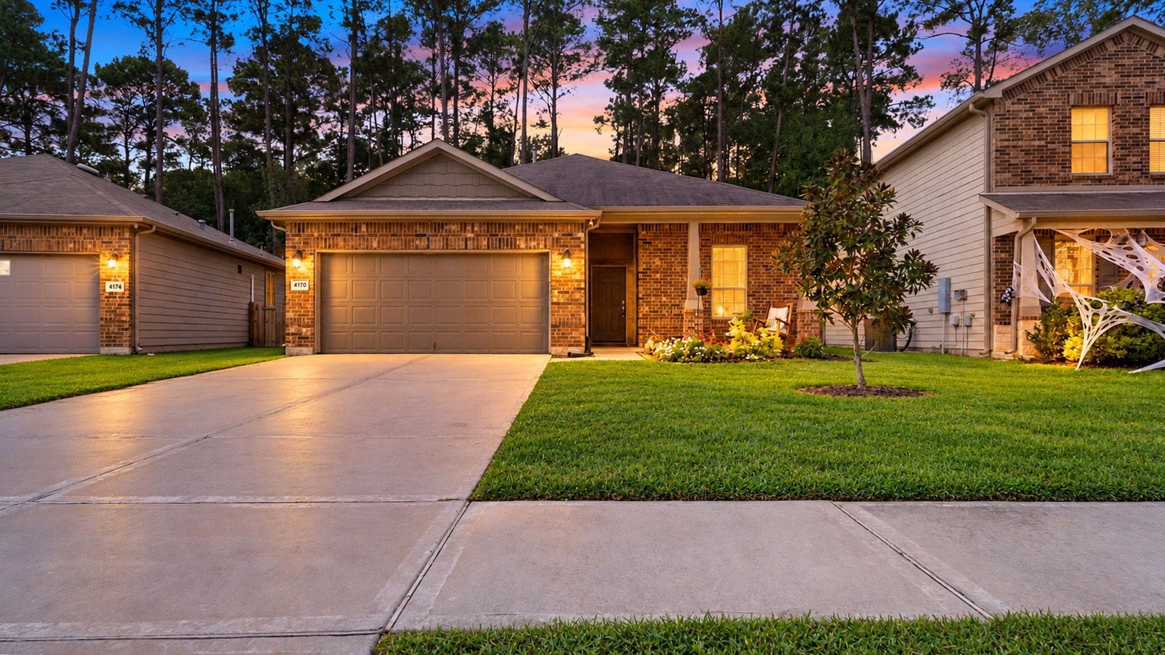 4170 Hidden Timbers Lane, Conroe, TX 77304 Picture yourself coming home to this! Beautiful evening lighting, charming brick exterior, and inviting curb appeal make this single-story home a welcoming place to call your own.