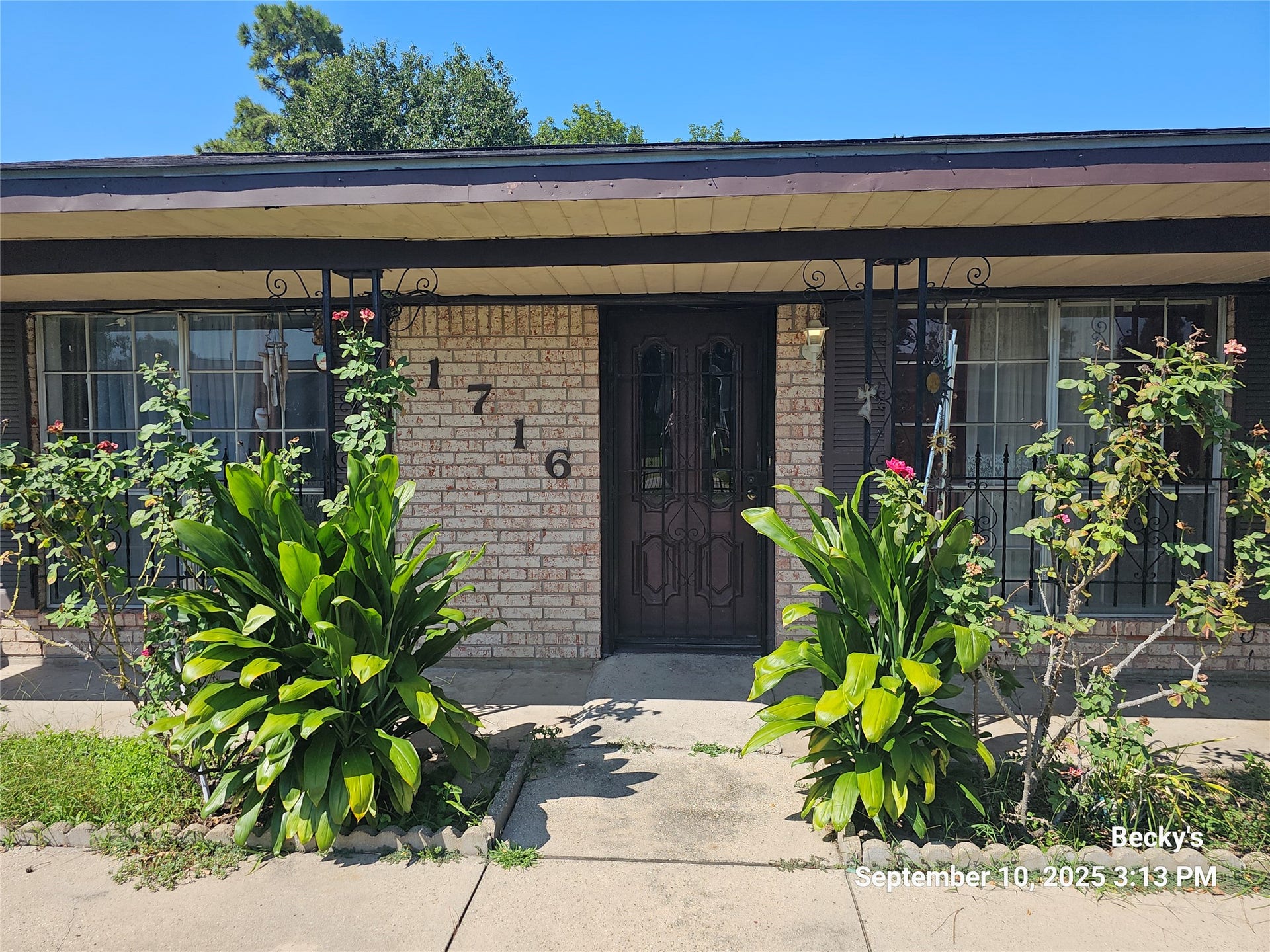 1716 Maiden Lane, Richmond, TX 77469 2 lots wide, this home is waiting for your touches to make it yours.