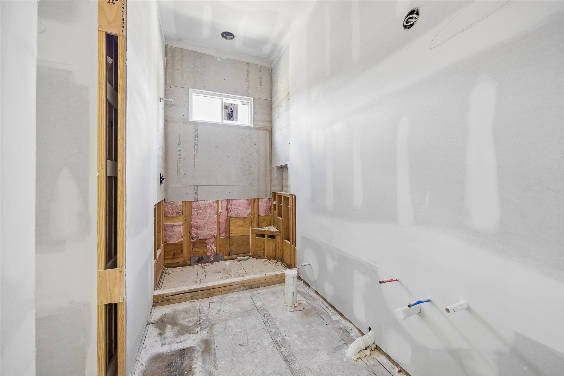 secondary bath with shower