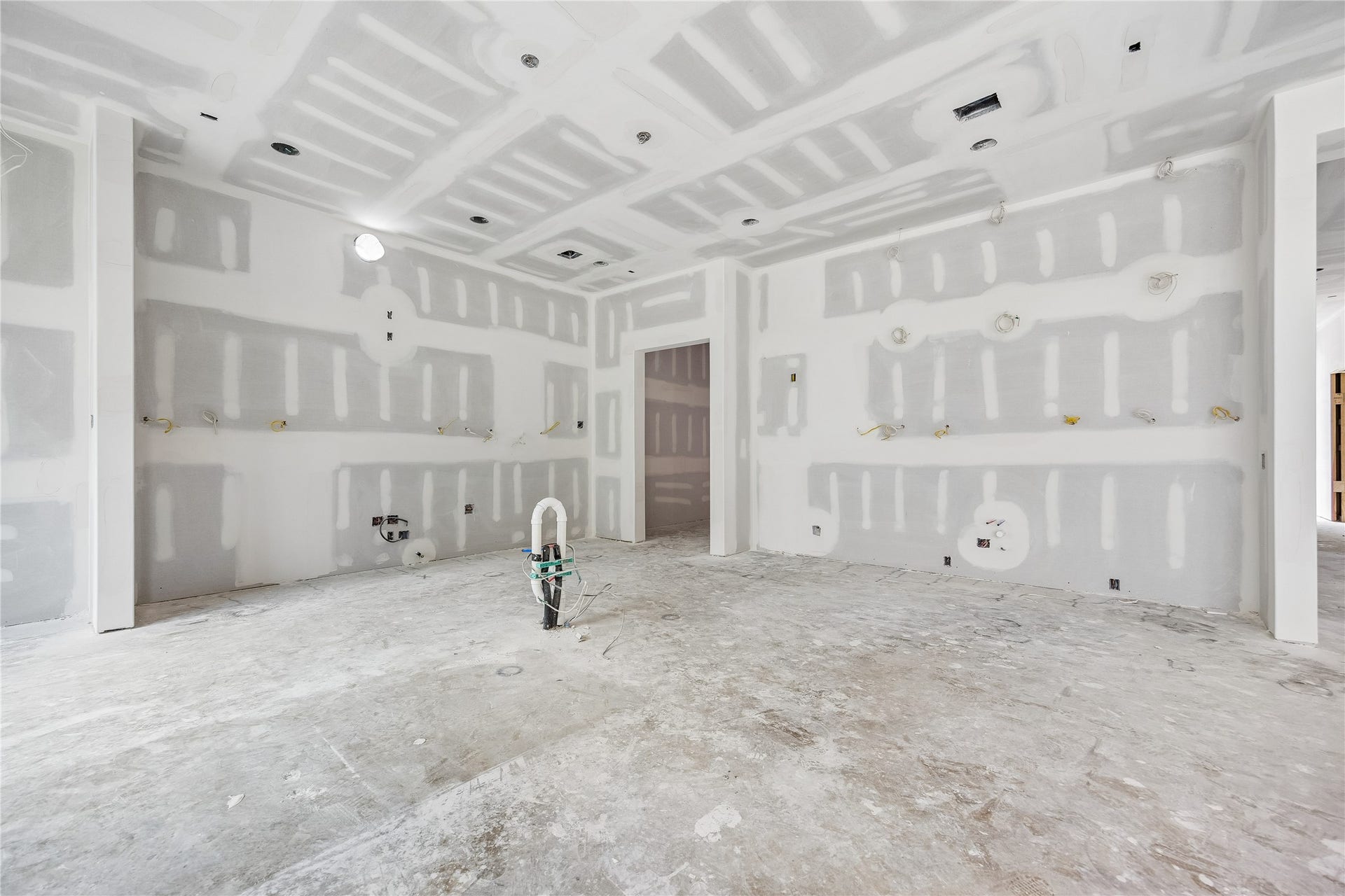 Kitchen & Bar with center island