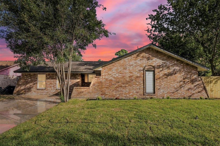 Property photo for 7502 Woodsman Trail, Houston, TX