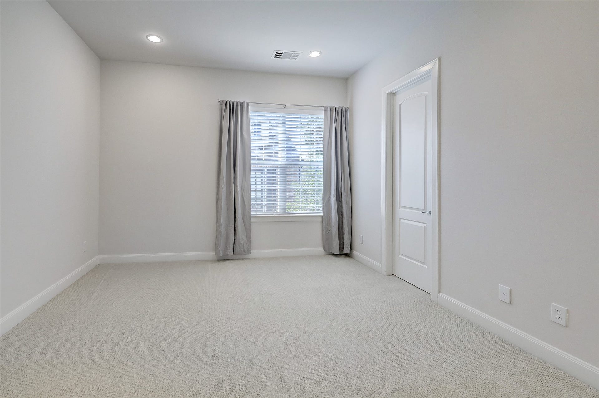 1041 Ashland Street, Houston, TX 77008 1041 Ashland Street, Houston, TX 77008