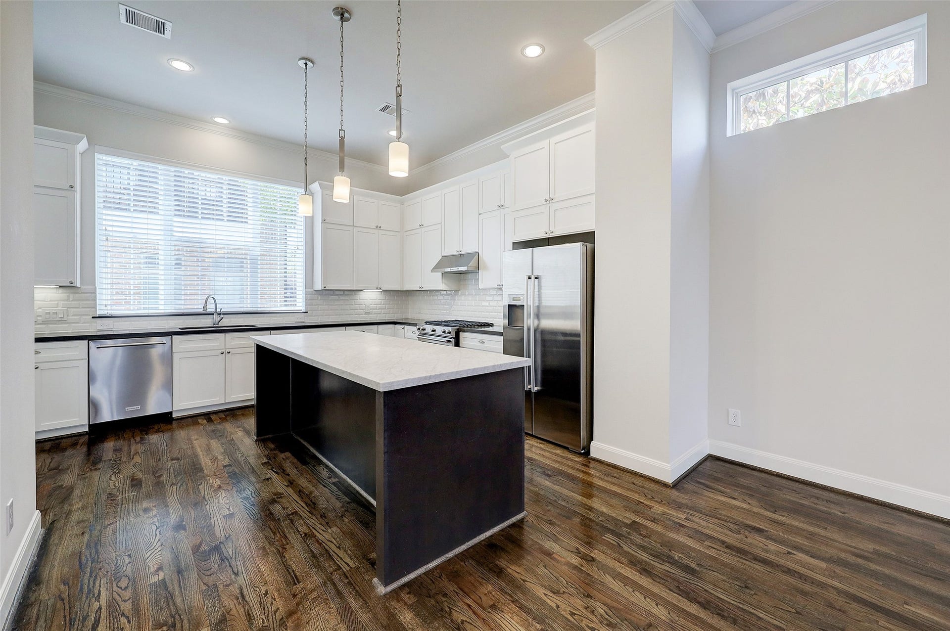 1041 Ashland Street, Houston, TX 77008 1041 Ashland Street, Houston, TX 77008