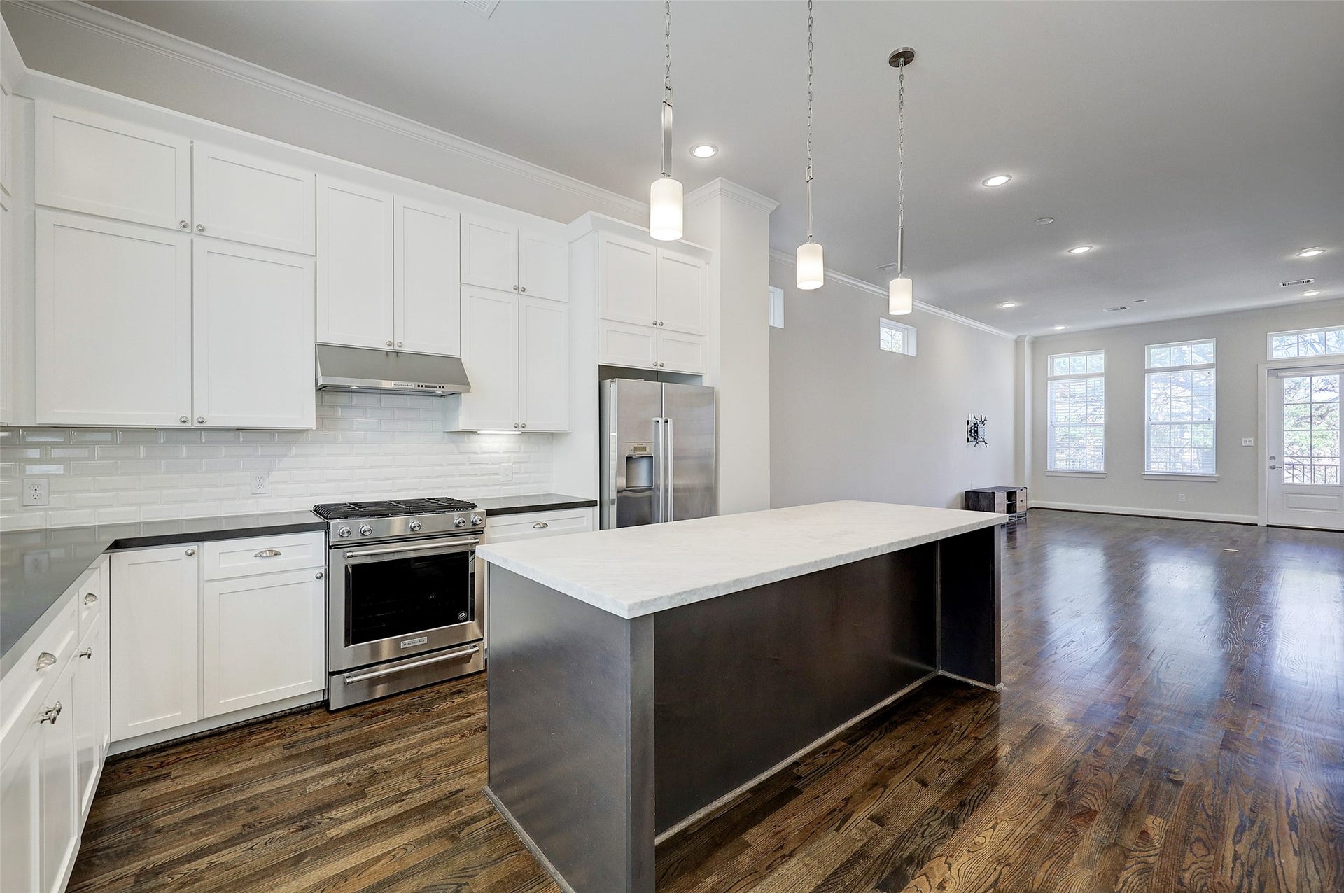 1041 Ashland Street, Houston, TX 77008 1041 Ashland Street, Houston, TX 77008