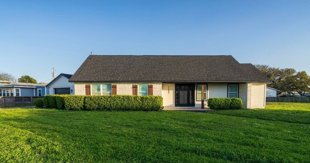 1402 Bayou Shore Drive, Galveston, TX 77551 1402 Bayou Shore Drive, Galveston, TX 77551