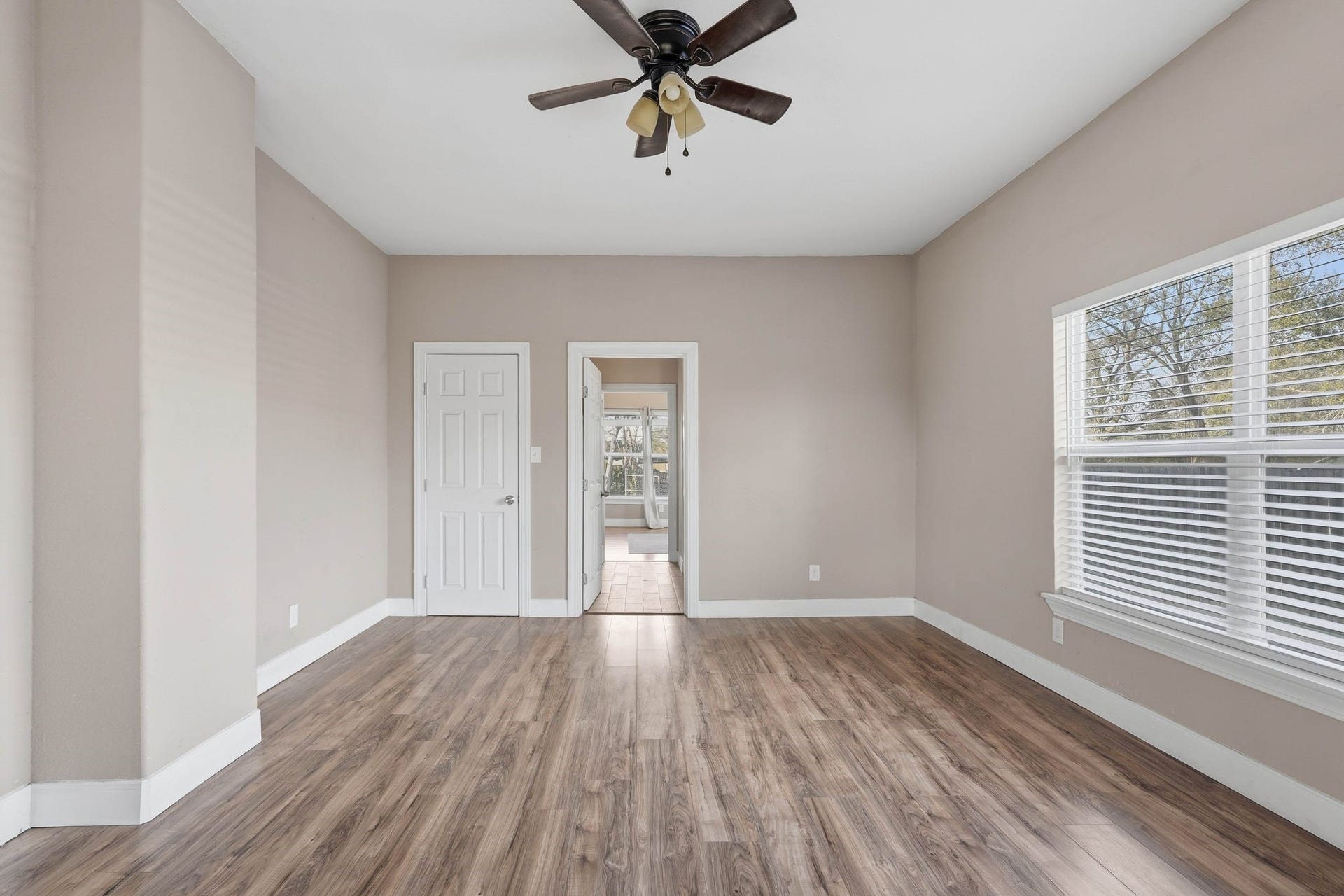 308 E Phillips Street, Conroe, TX 77301 308 E Phillips Street, Conroe, TX 77301