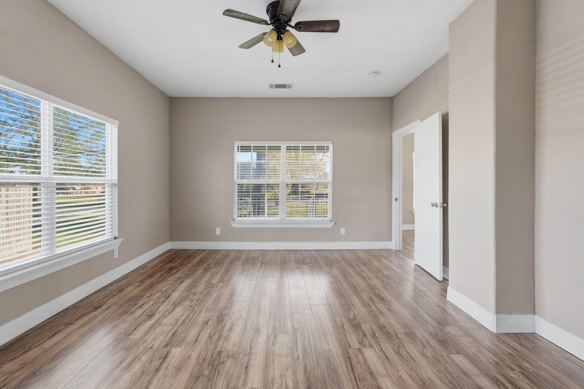 308 E Phillips Street, Conroe, TX 77301 308 E Phillips Street, Conroe, TX 77301