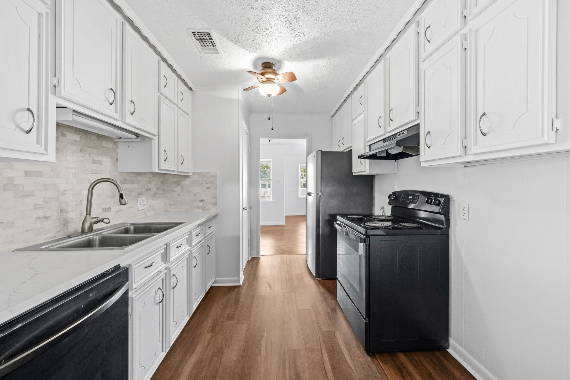 702 S Circle Drive, Baytown, TX 77520 702 S Circle Drive, Baytown, TX 77520
