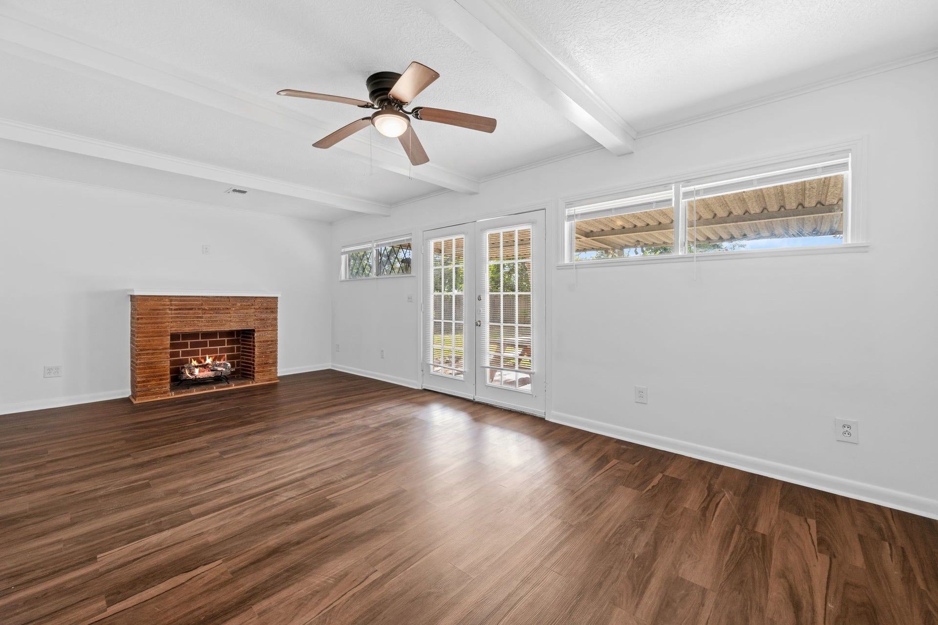 702 S Circle Drive, Baytown, TX 77520 702 S Circle Drive, Baytown, TX 77520