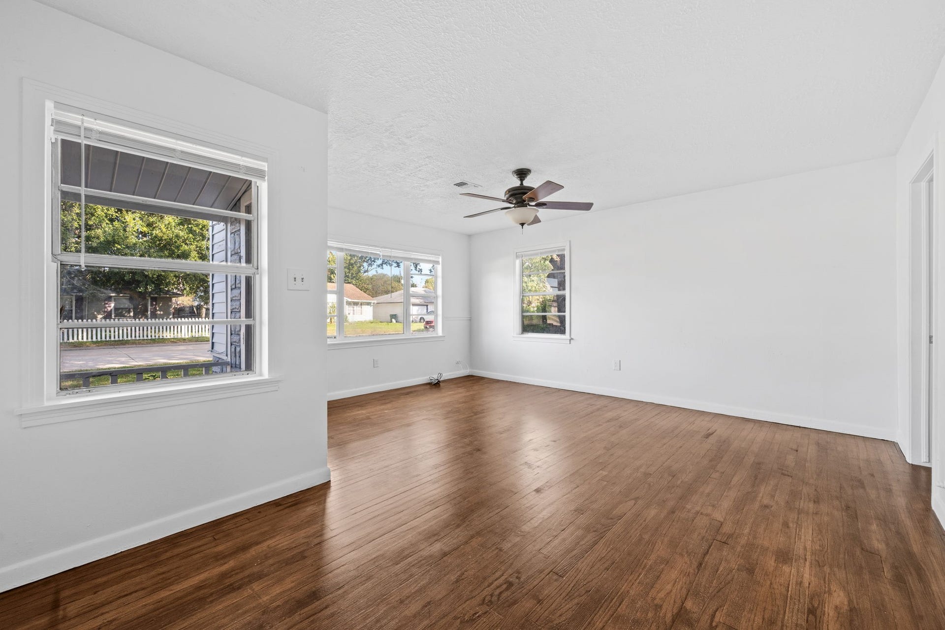 702 S Circle Drive, Baytown, TX 77520 702 S Circle Drive, Baytown, TX 77520