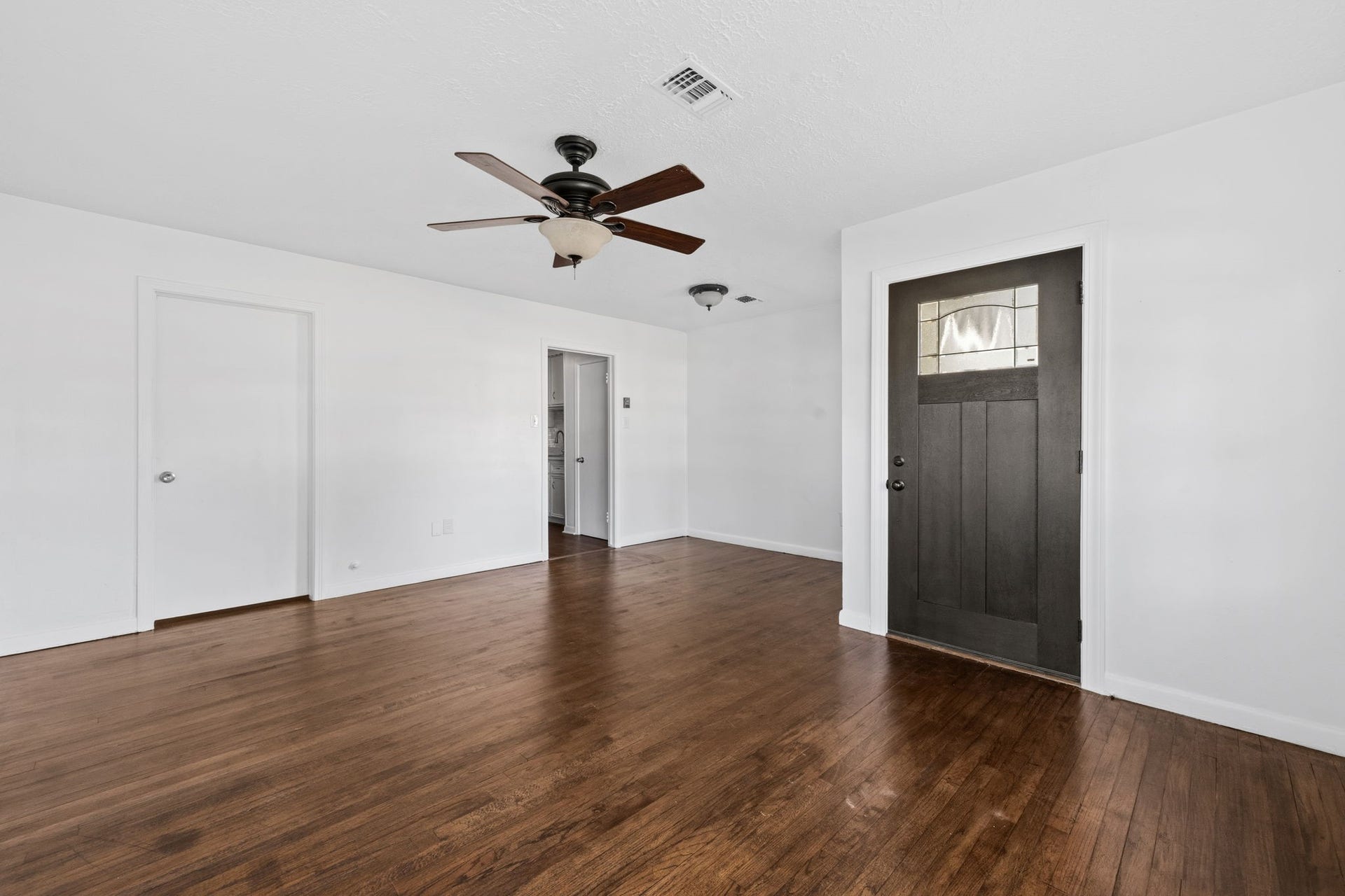 702 S Circle Drive, Baytown, TX 77520 702 S Circle Drive, Baytown, TX 77520