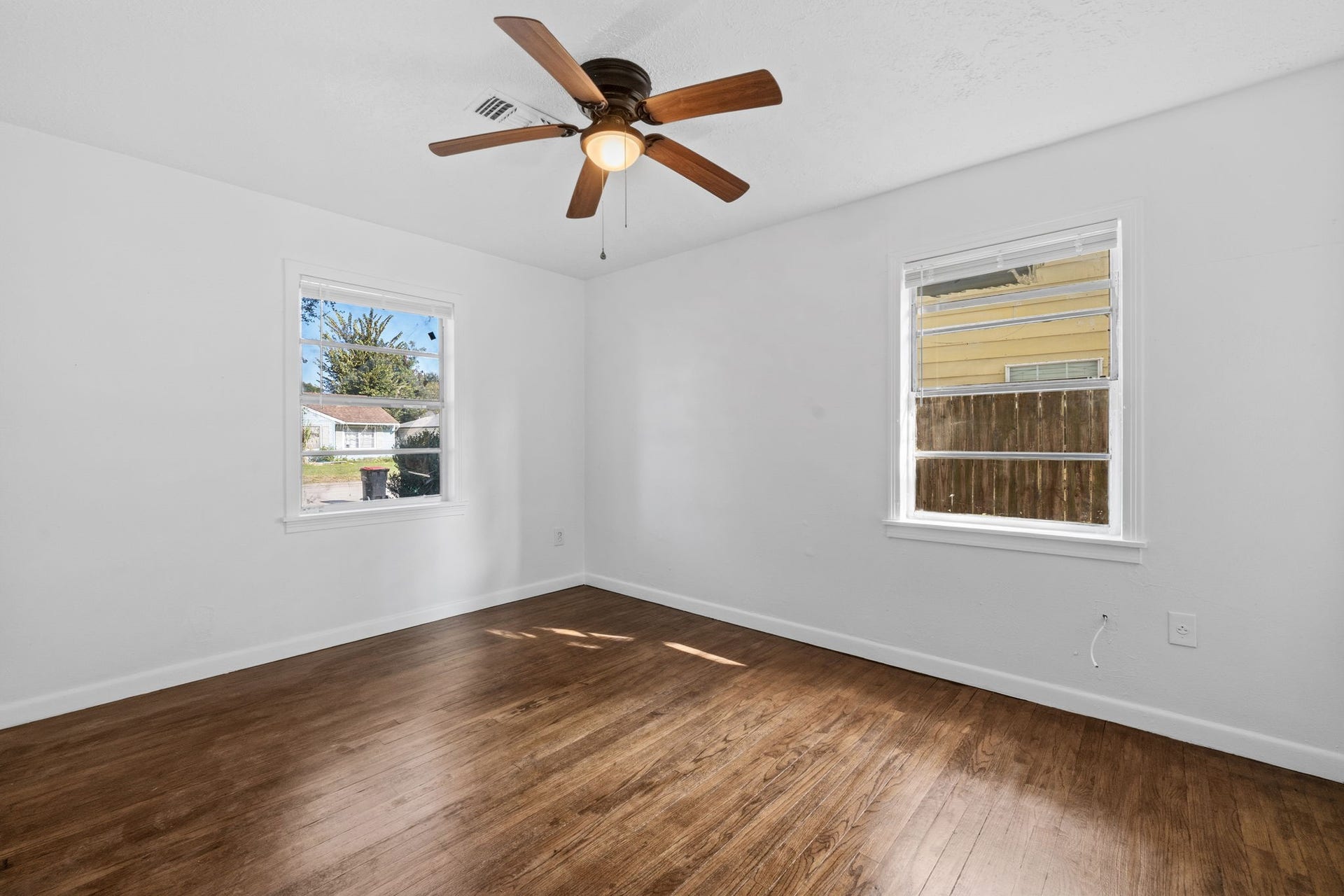702 S Circle Drive, Baytown, TX 77520 702 S Circle Drive, Baytown, TX 77520
