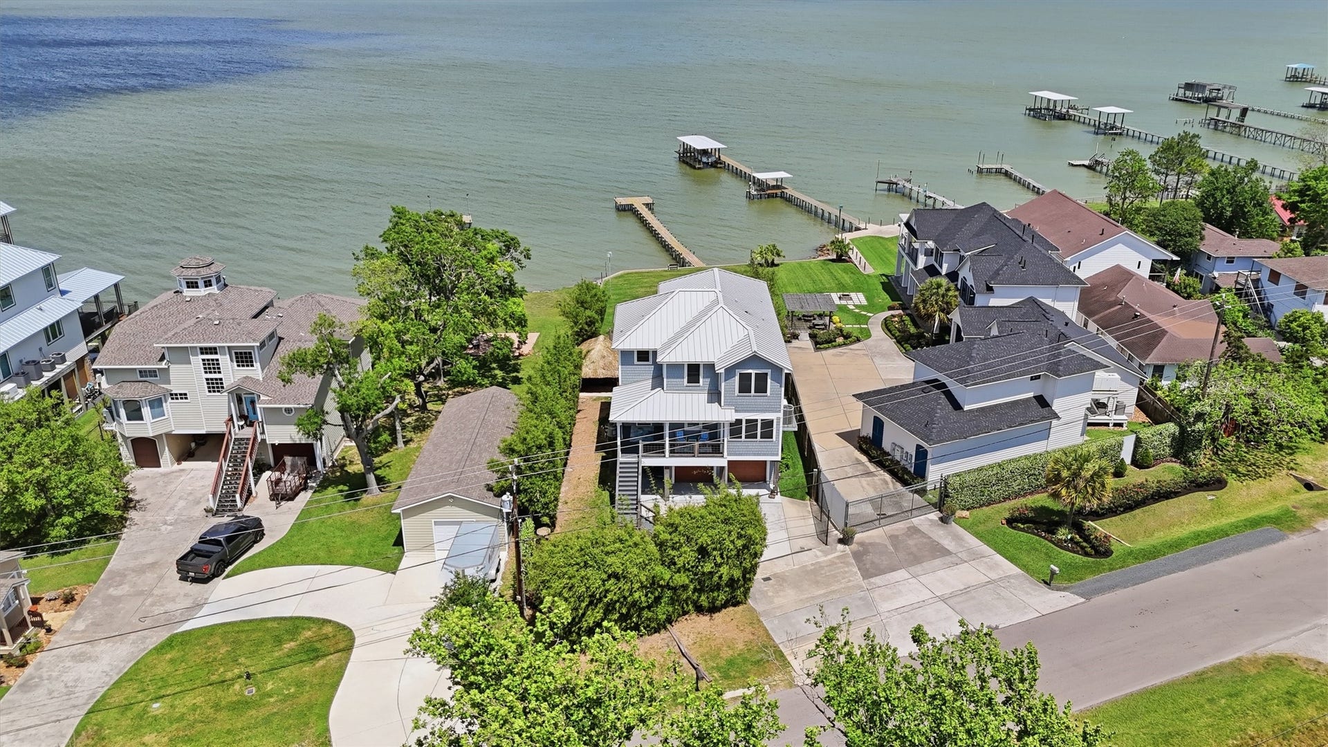 4019 Bayshore Drive Drive, Bacliff, TX 77518 4019 Bayshore Drive Drive, Bacliff, TX 77518