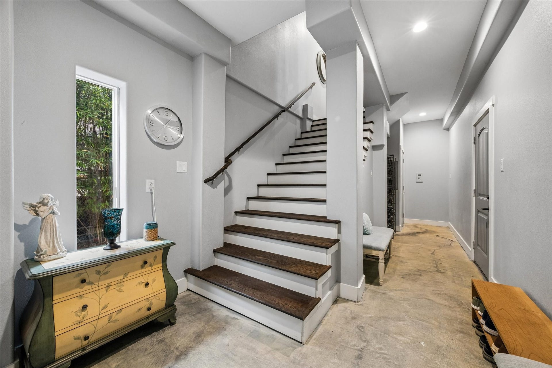 4019 Bayshore Drive Drive, Bacliff, TX 77518 Mudroom with marble veined epoxy flooring