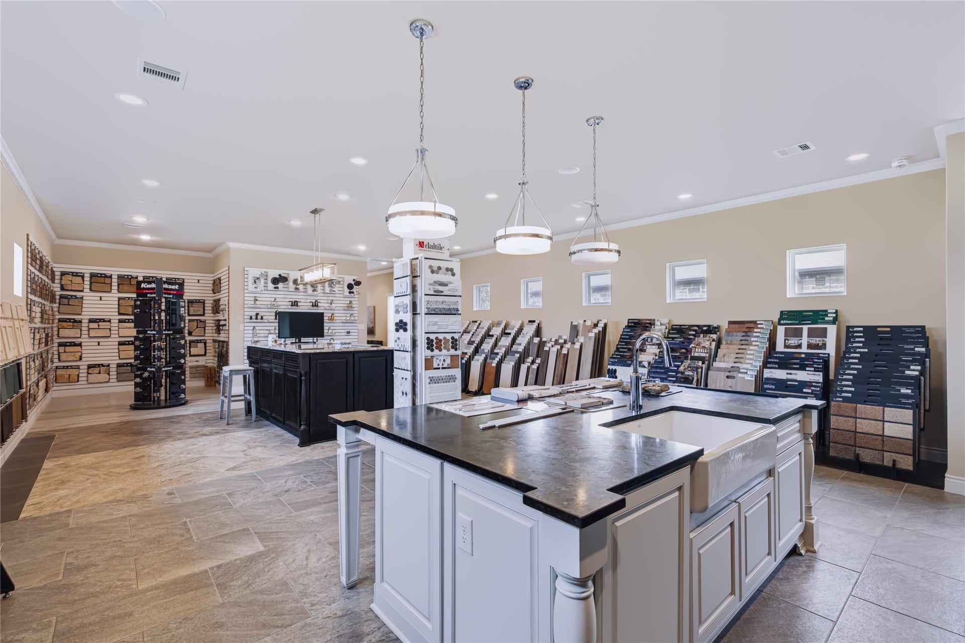 32400 SH 249, Pinehurst, TX 77362 32400 SH 249, Pinehurst, TX 77362