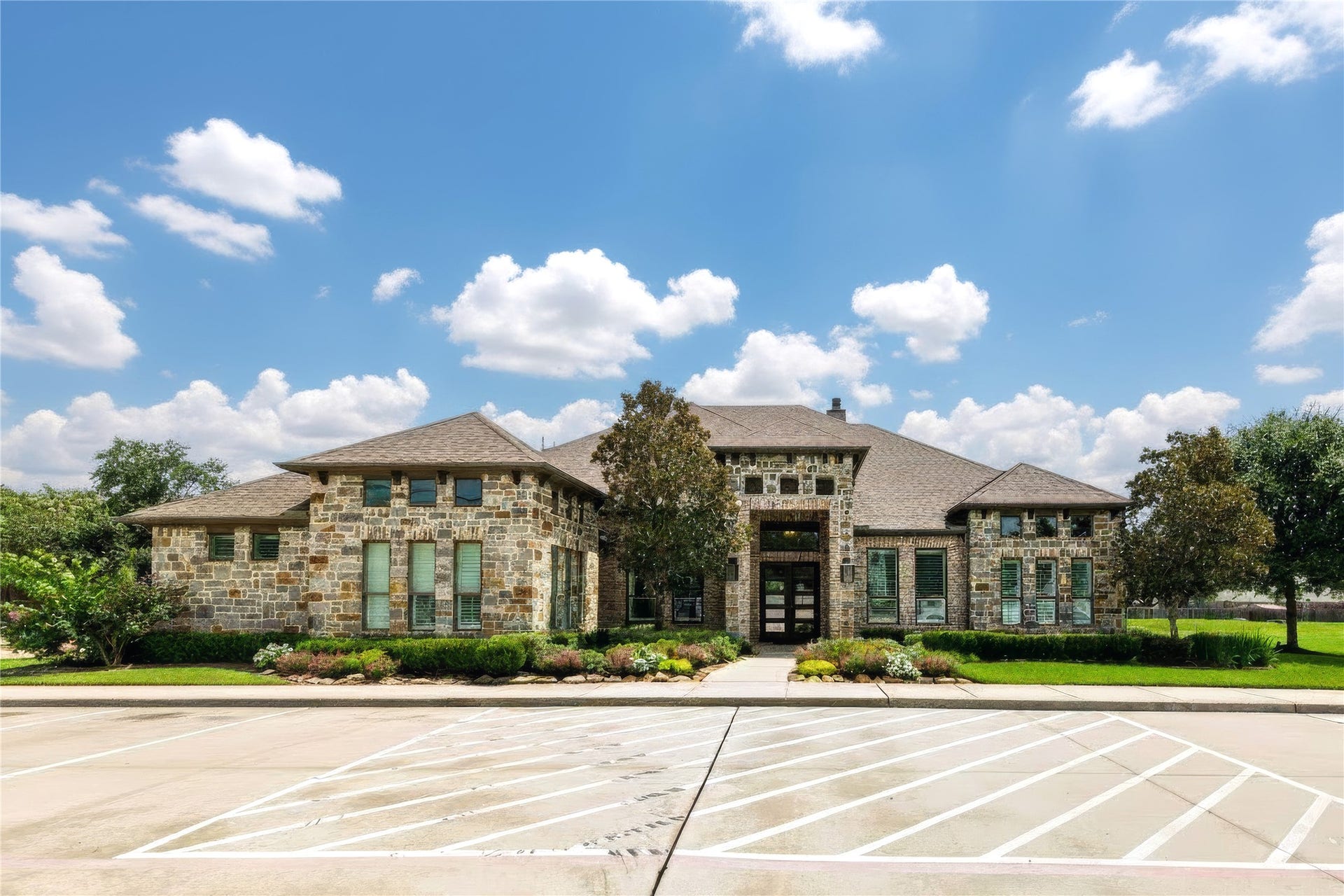 32400 SH 249, Pinehurst, TX 77362 32400 SH 249, Pinehurst, TX 77362