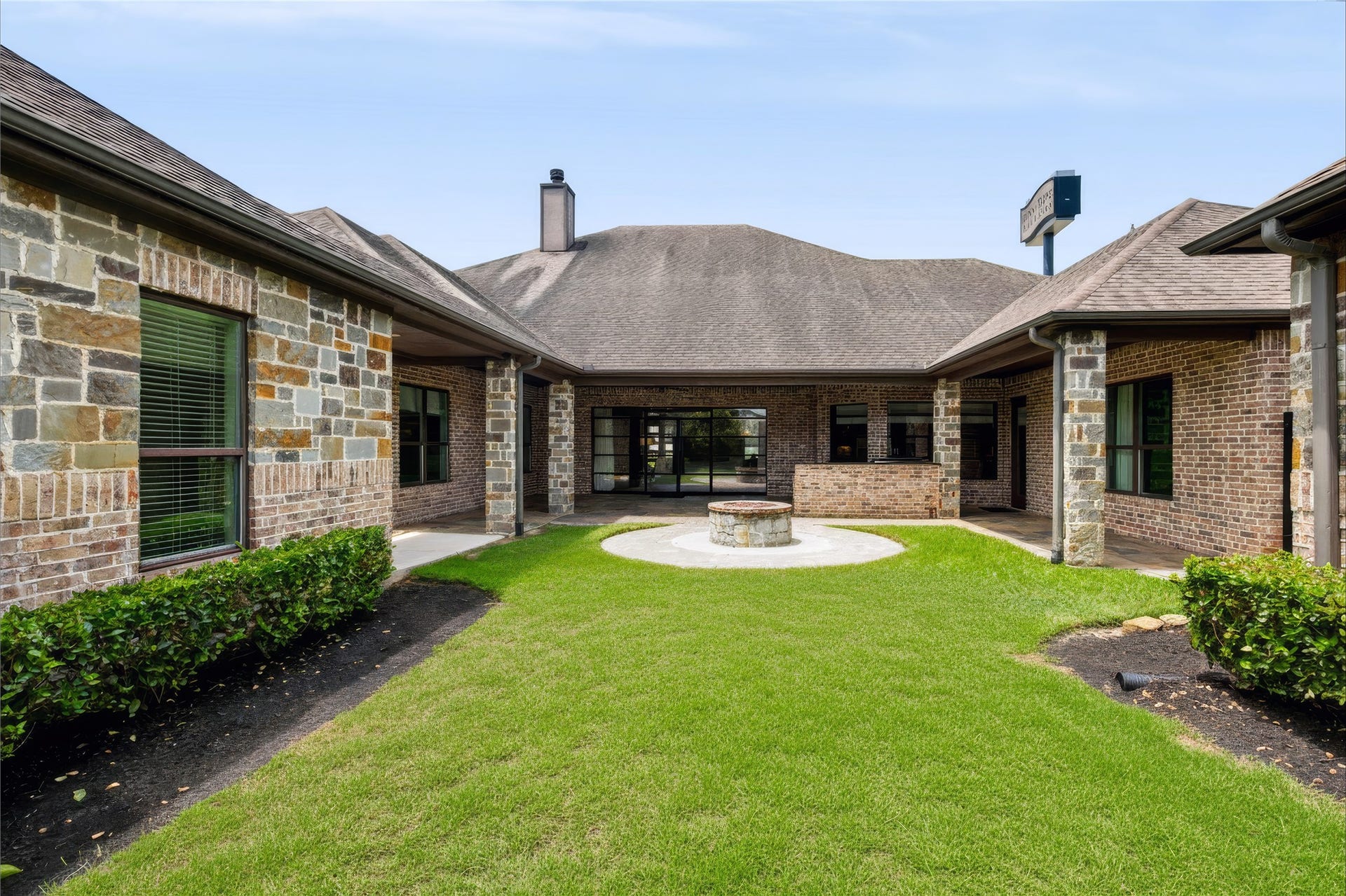 32400 SH 249, Pinehurst, TX 77362 32400 SH 249, Pinehurst, TX 77362