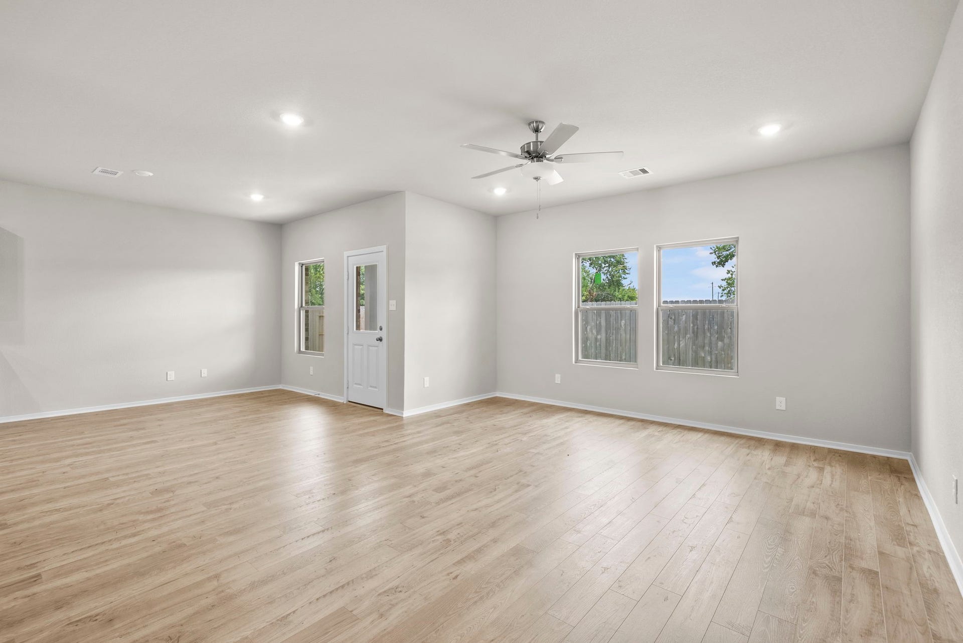 2784 Portugal Laurel Drive, Alvin, TX 77511 2784 Portugal Laurel Drive, Alvin, TX 77511