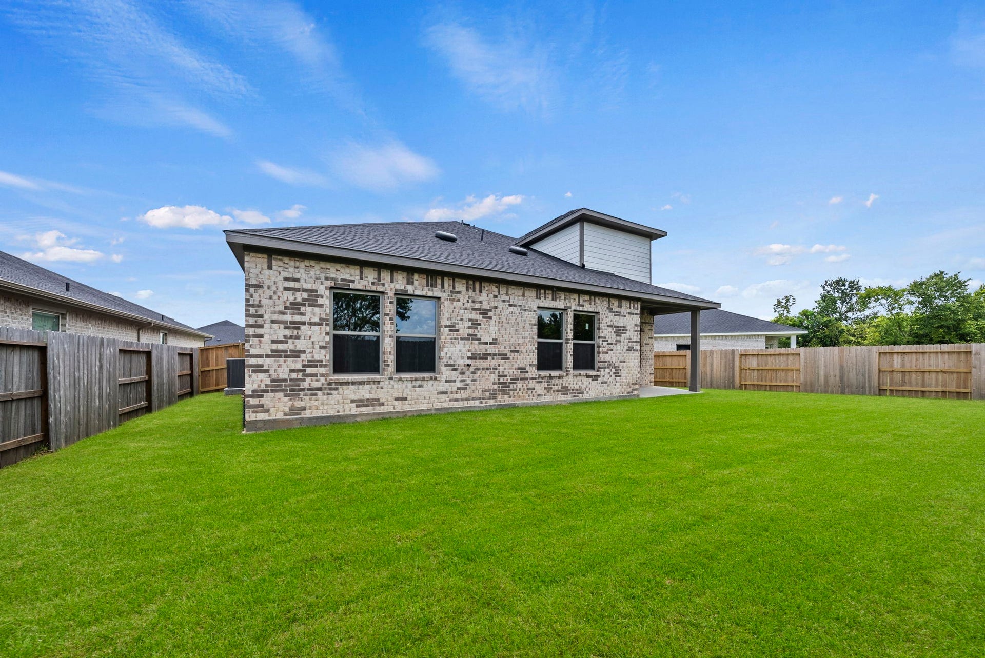 2784 Portugal Laurel Drive, Alvin, TX 77511 2784 Portugal Laurel Drive, Alvin, TX 77511