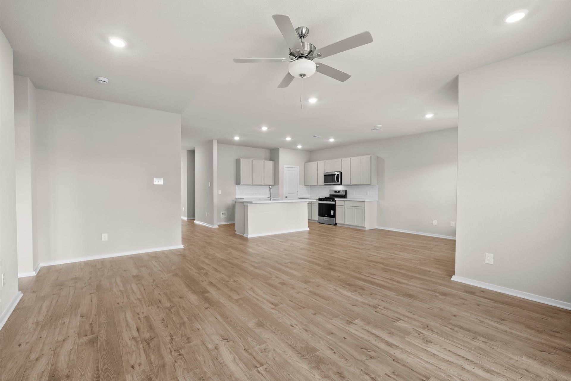 2784 Portugal Laurel Drive, Alvin, TX 77511 2784 Portugal Laurel Drive, Alvin, TX 77511