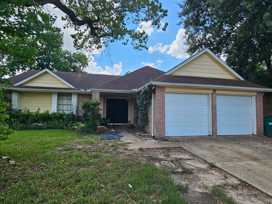 Property photo for 5619 Fairview Forest Drive, Houston, TX