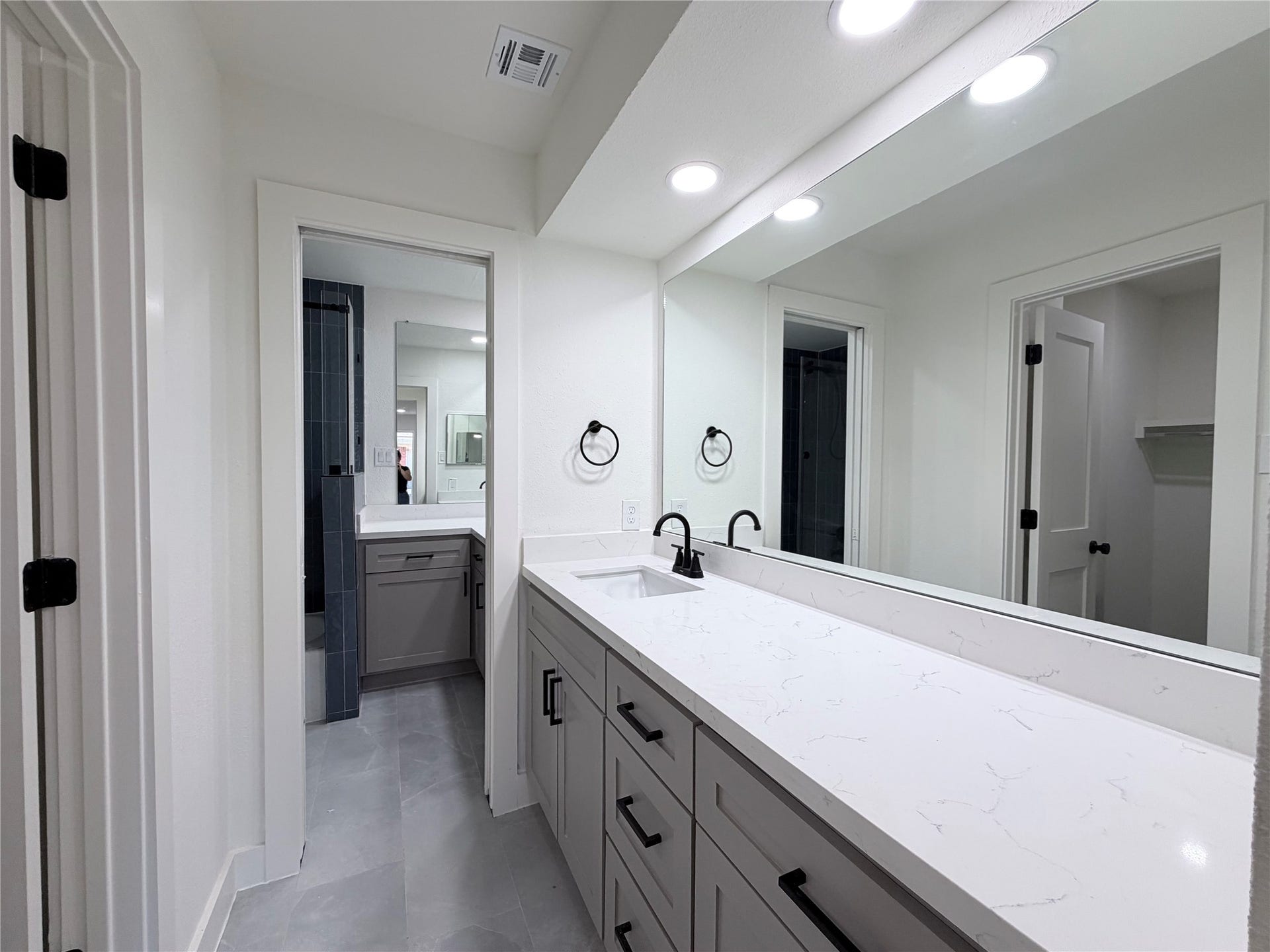 14309 Misty Meadows Lane, Houston, TX 77079 Primary bath