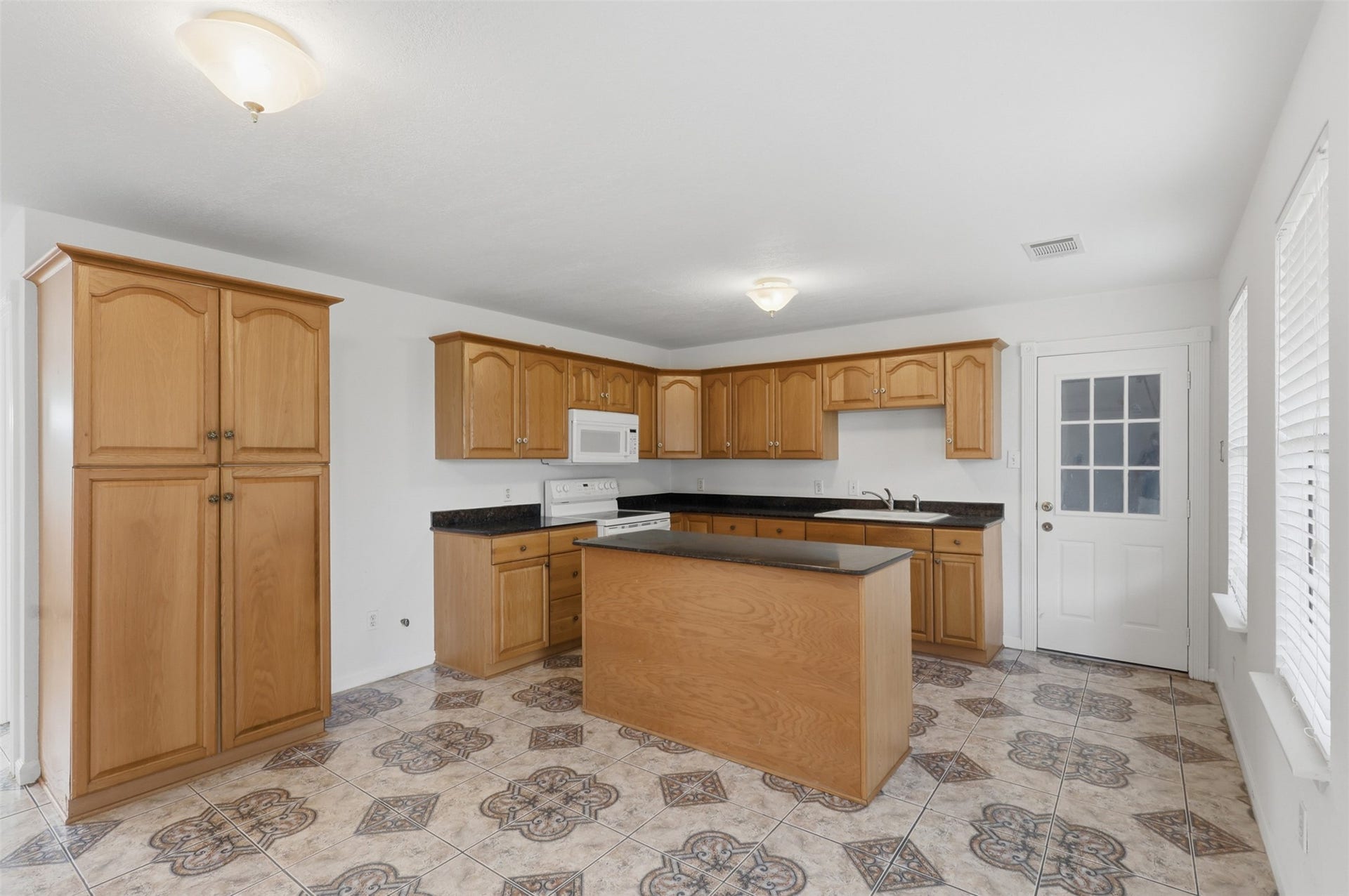3834 Quail Hollow Drive, Brookshire, TX 77423 3834 Quail Hollow Drive, Brookshire, TX 77423
