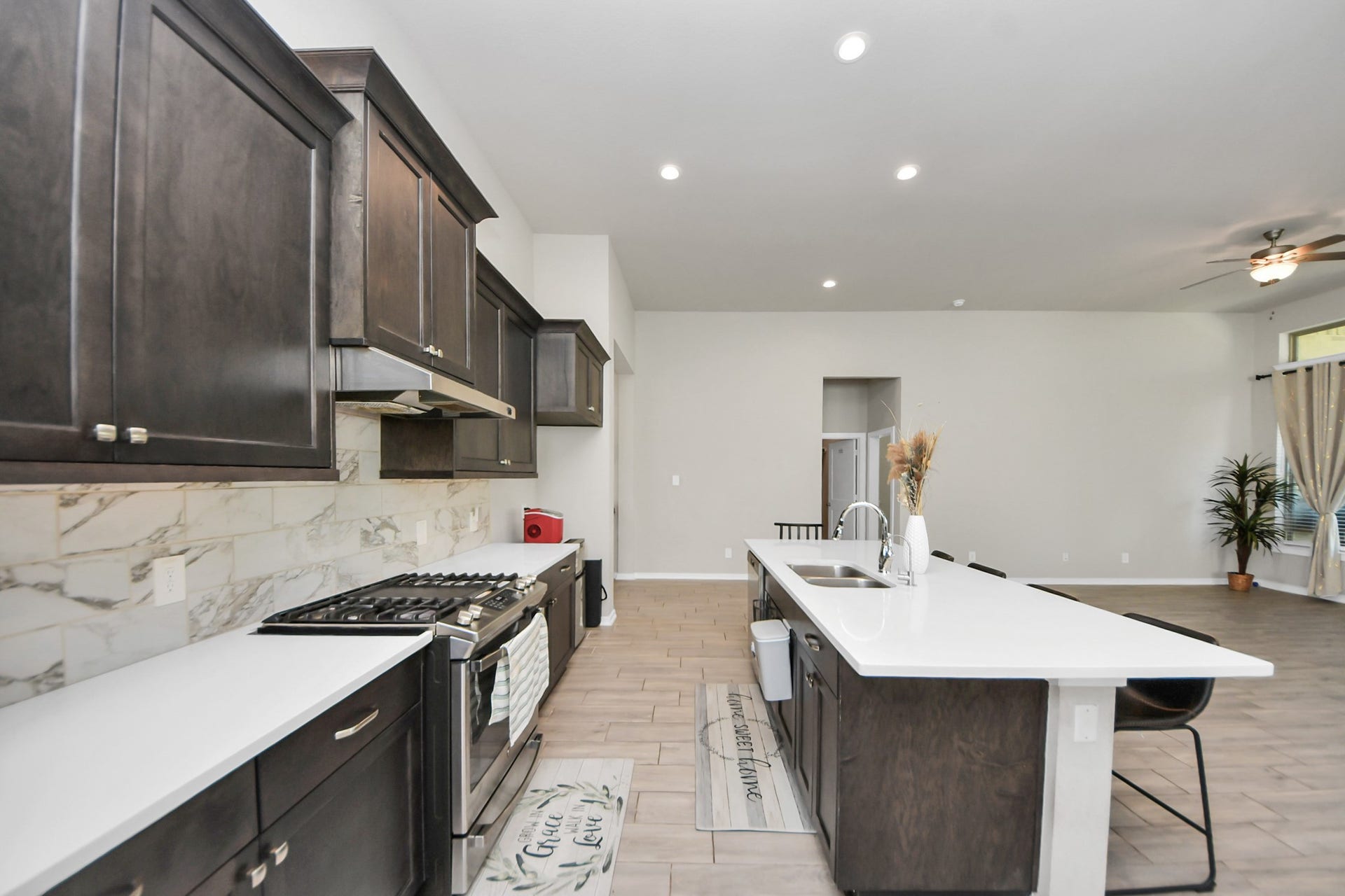 13021 OCEAN BREEZE LN Lane, La Marque, TX 77568 13021 OCEAN BREEZE LN Lane, La Marque, TX 77568