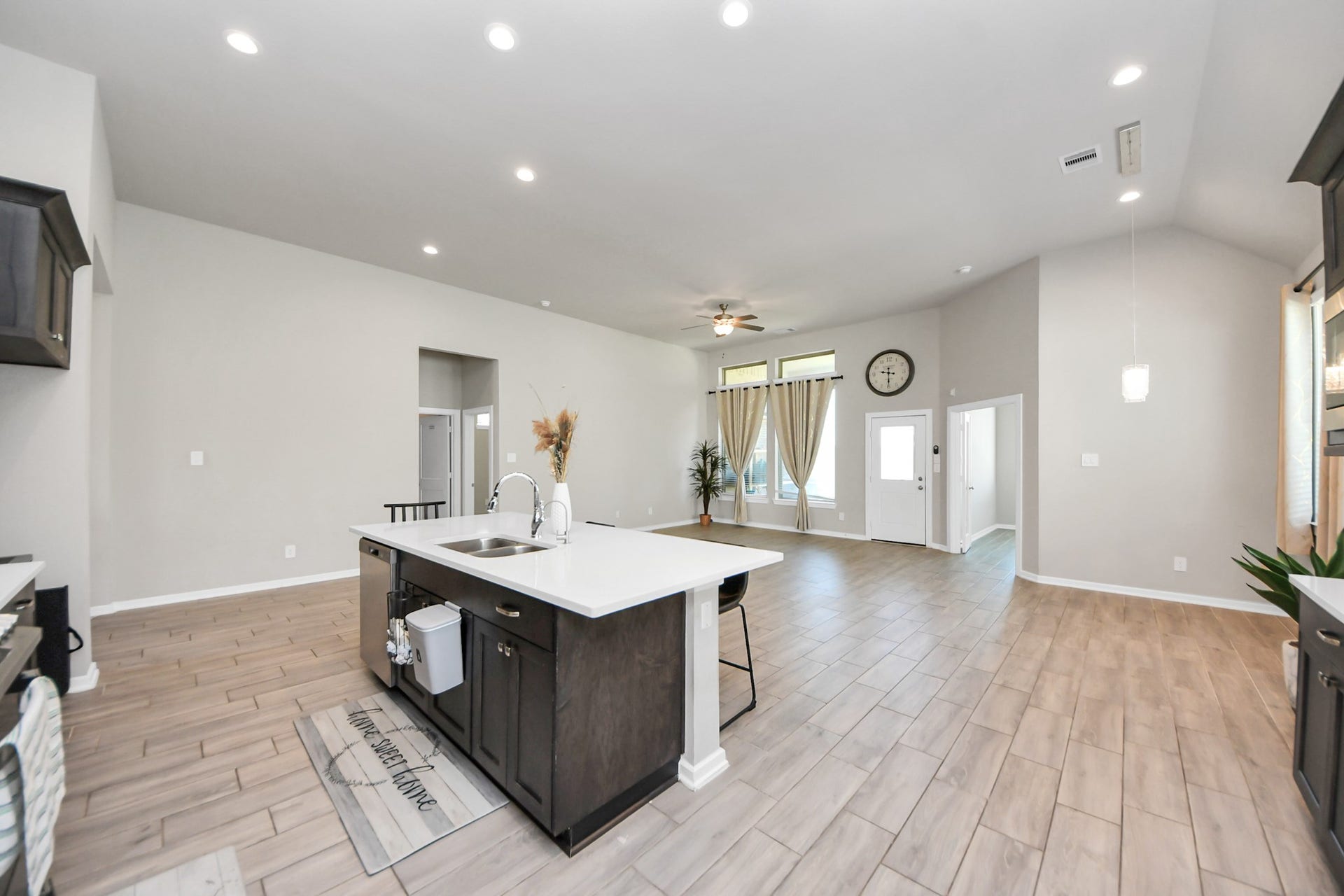 13021 OCEAN BREEZE LN Lane, La Marque, TX 77568 13021 OCEAN BREEZE LN Lane, La Marque, TX 77568