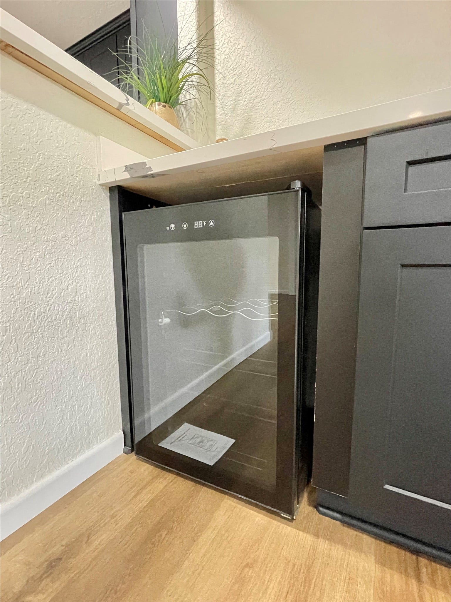 417 Jasmine Street, Lake Jackson, TX 77566 New Beverage cooler