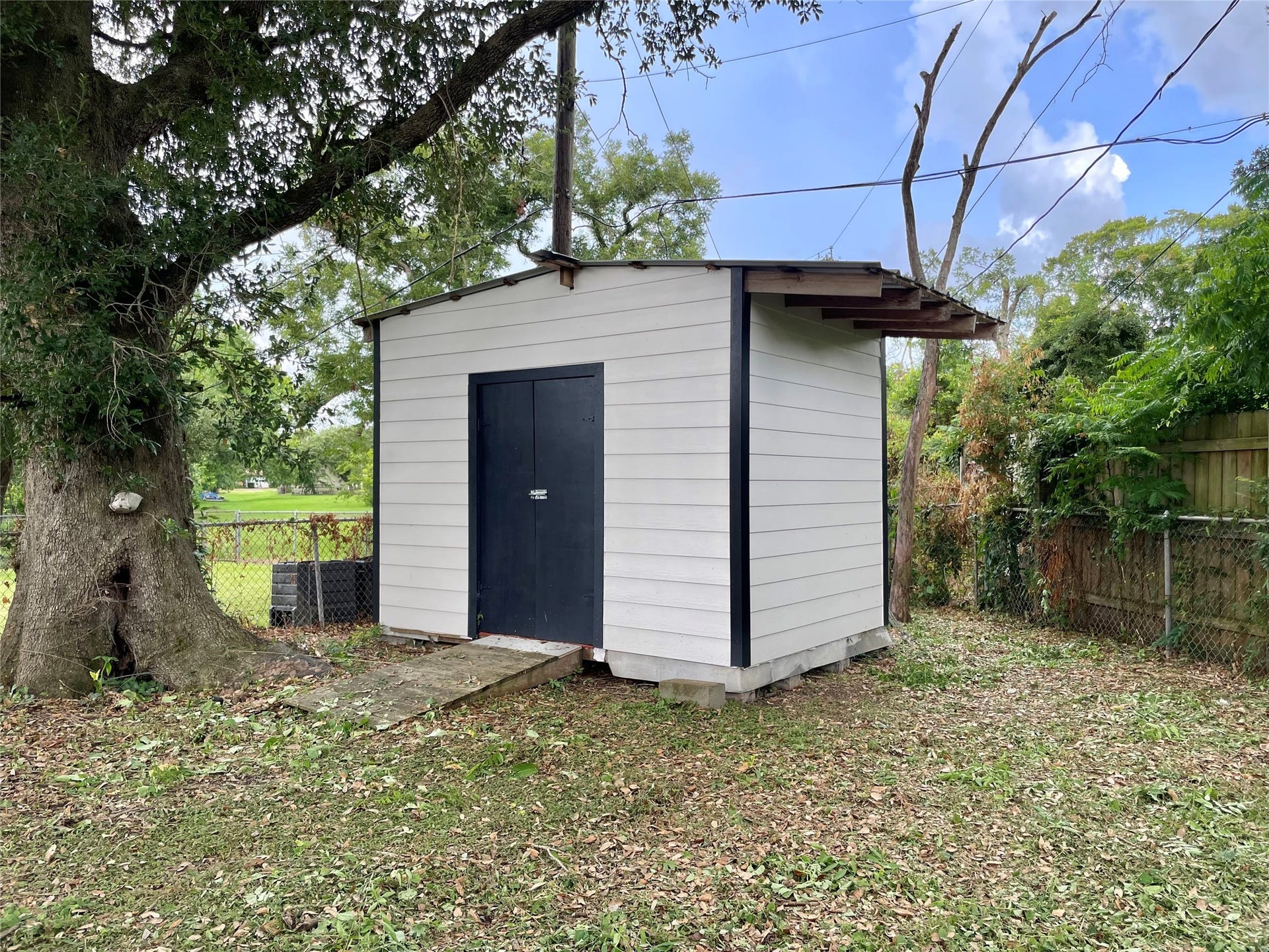 417 Jasmine Street, Lake Jackson, TX 77566 417 Jasmine Street, Lake Jackson, TX 77566