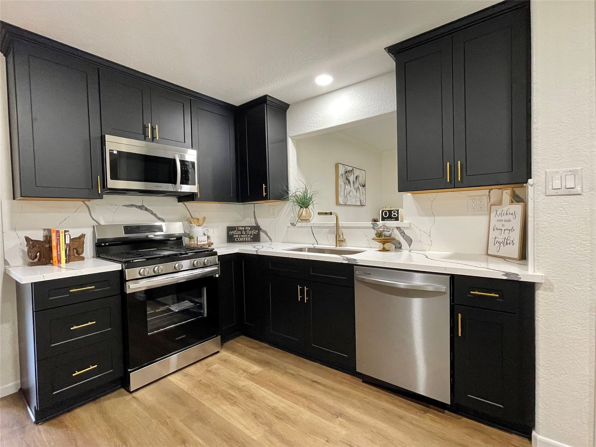 417 Jasmine Street, Lake Jackson, TX 77566 417 Jasmine Street, Lake Jackson, TX 77566