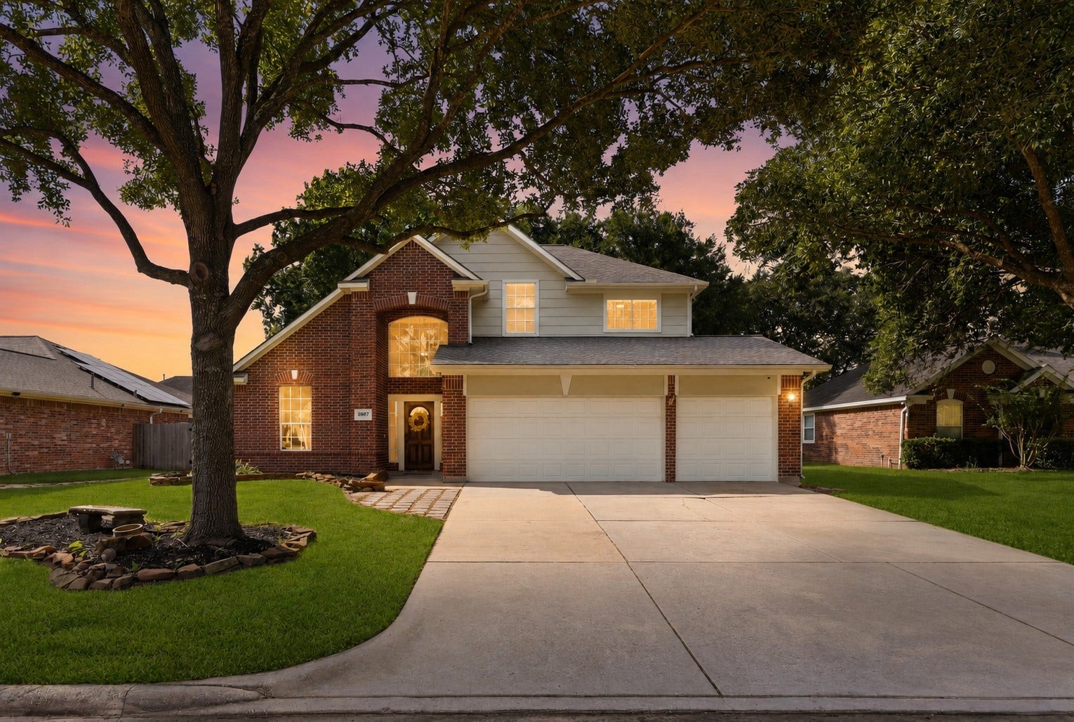 2607 Holly Walk Lane, Spring, TX 77388 Welcome home to this beautifully maintained two story residence with timeless curb appeal.