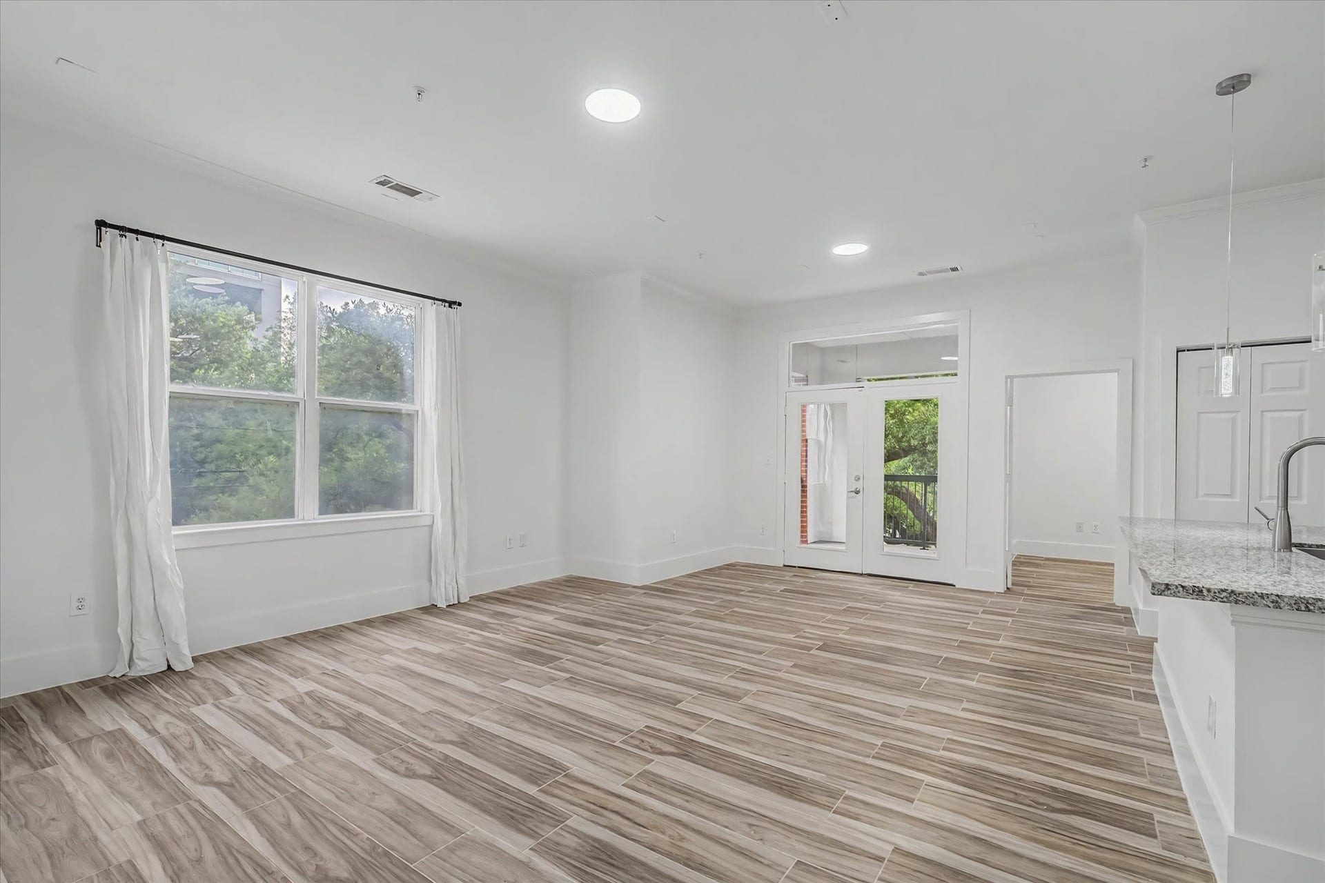 300 St Joseph Parkway, #124, Houston, TX 77002