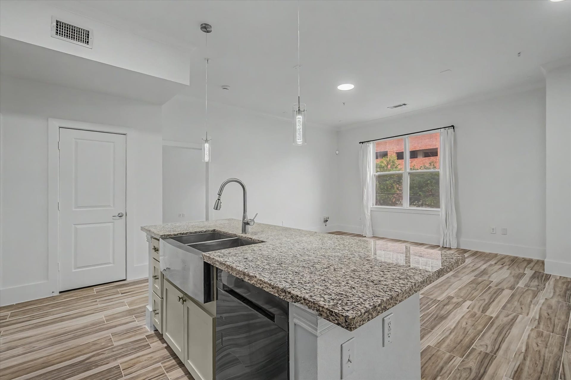 300 St Joseph Parkway, #124, Houston, TX 77002