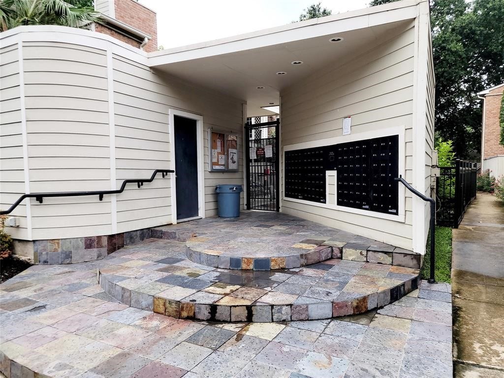2001 Bering Drive, #3M, Houston, TX 77057