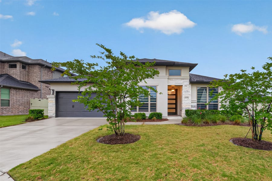 Property photo for 10383 Bayou Oaks Drive, Conroe, TX