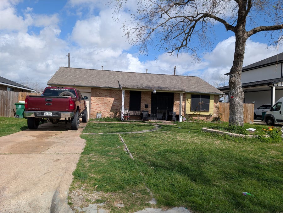 Property photo for 4822 Dalmatian Drive, South Houston, TX