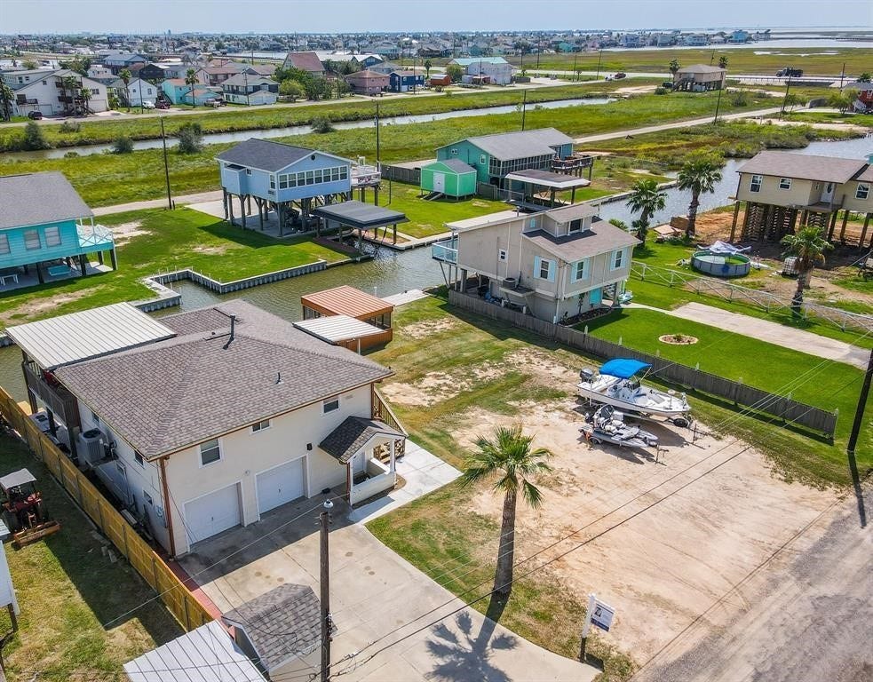 7023 W Hunter Drive, Hitchcock, TX 77563 7023 W Hunter Drive, Hitchcock, TX 77563