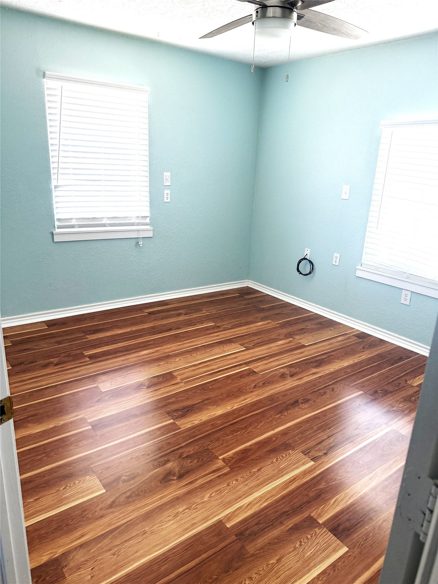 7023 W Hunter Drive, Hitchcock, TX 77563 bedroom 2 on 1st floor