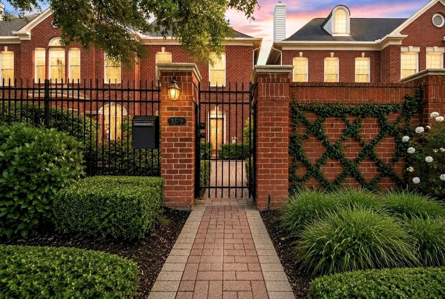 Property photo for 3379 Bellefontaine Street, Houston, TX