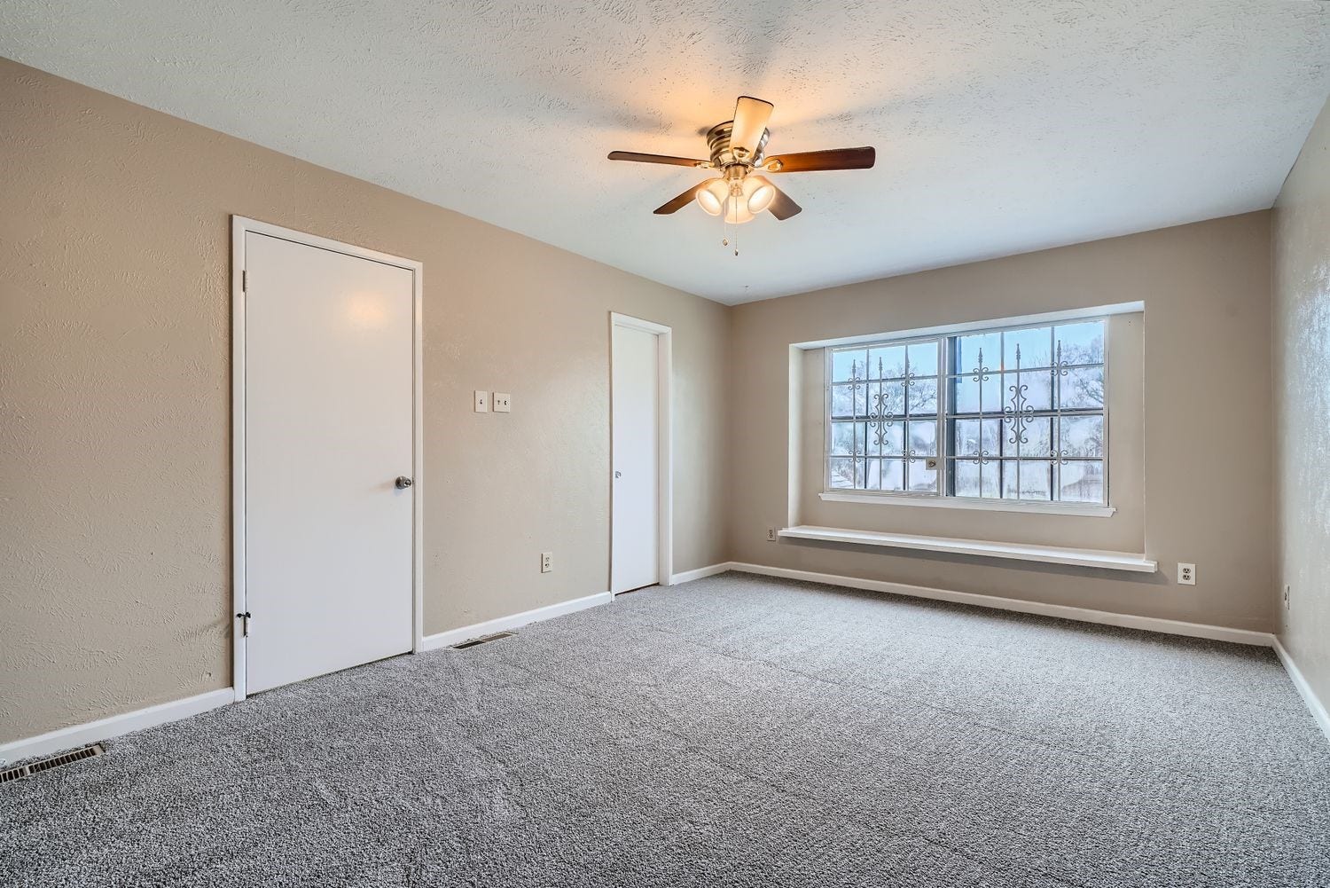 5714 Mackmiller Street, Houston, TX 77049 Primary Bedroom