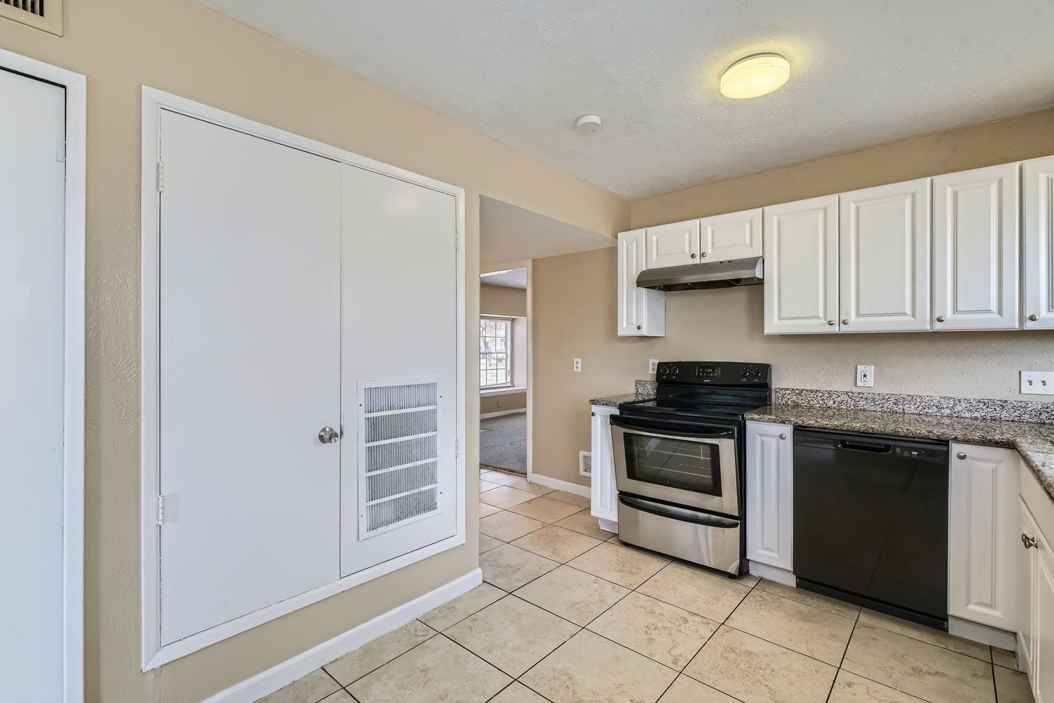 5714 Mackmiller Street, Houston, TX 77049 Kitchen