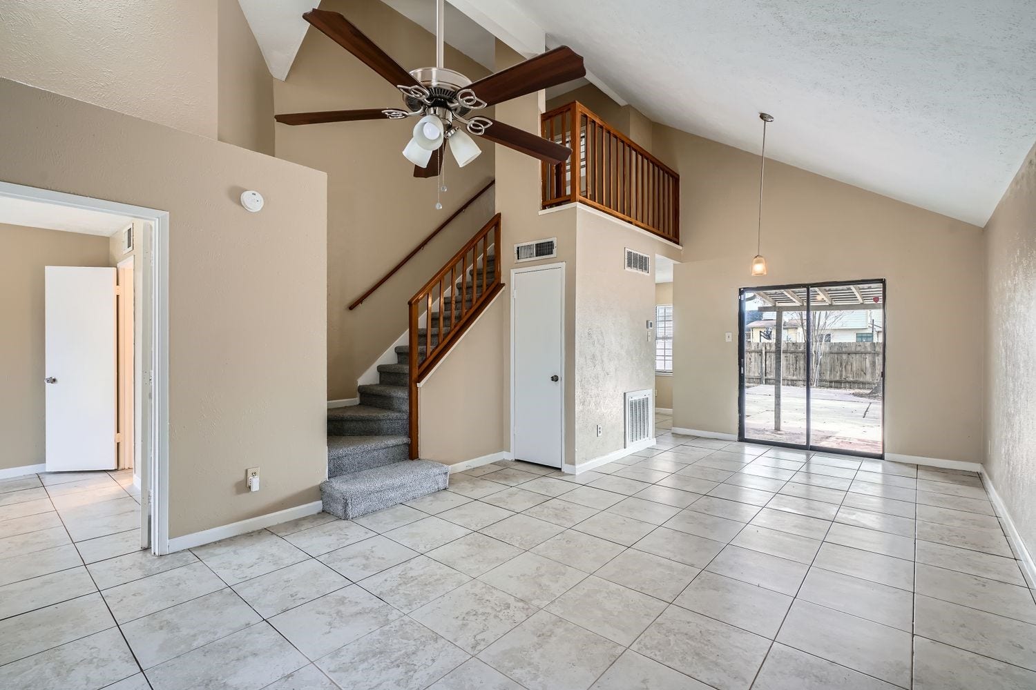 5714 Mackmiller Street, Houston, TX 77049 Living Room