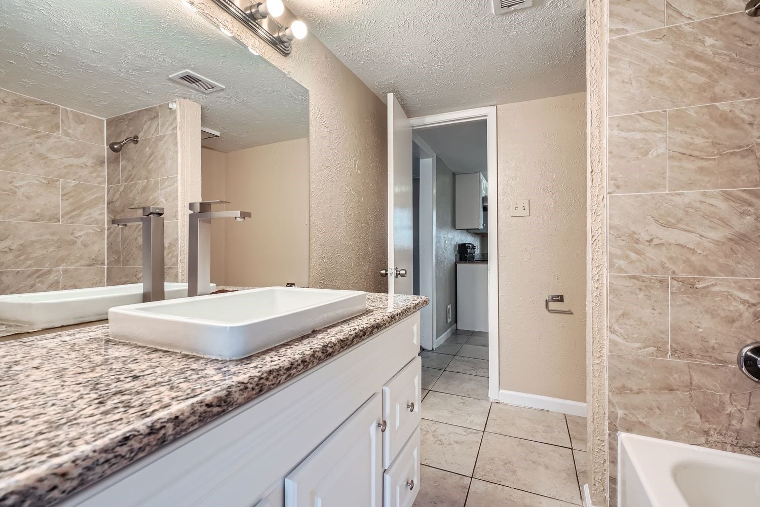 5714 Mackmiller Street, Houston, TX 77049 Bathroom