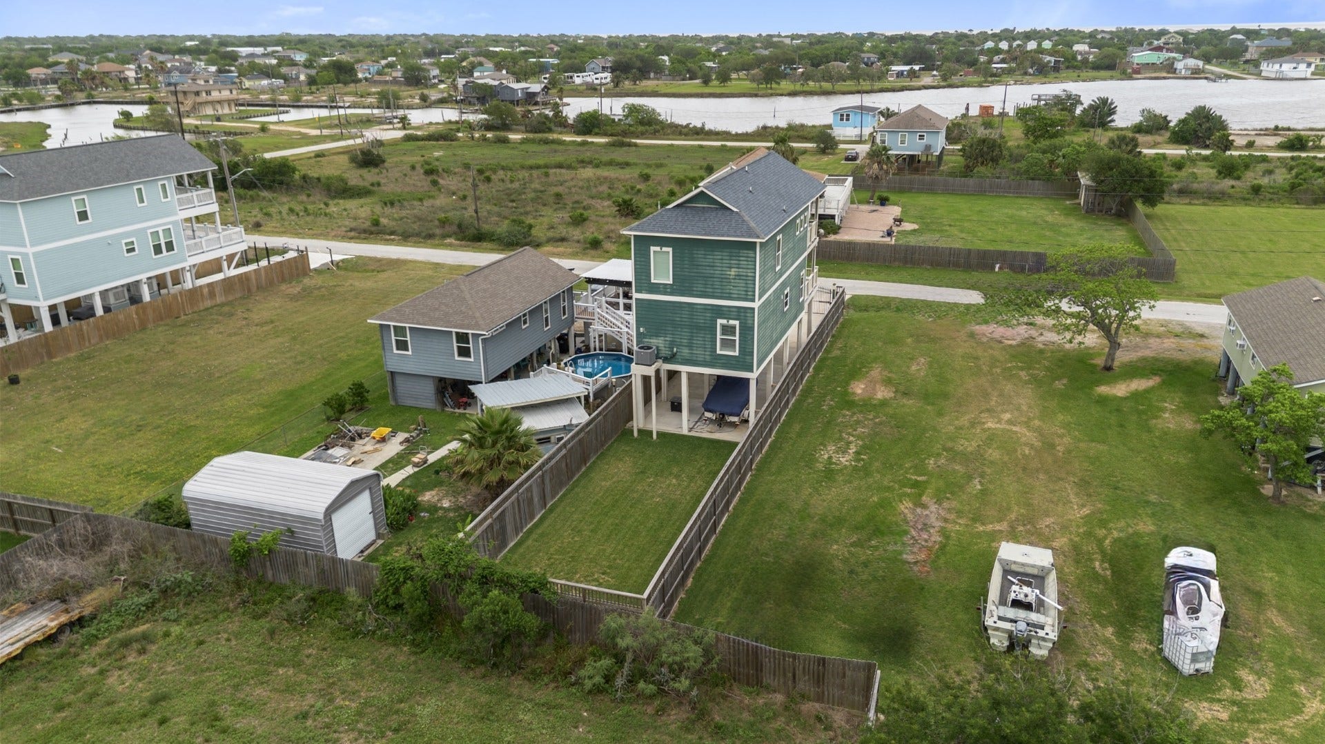 1026 20th Street, Dickinson, TX 77539 A home that brings together open views, functional space, and a setting that makes every moment count. Virtually removed vehicles.