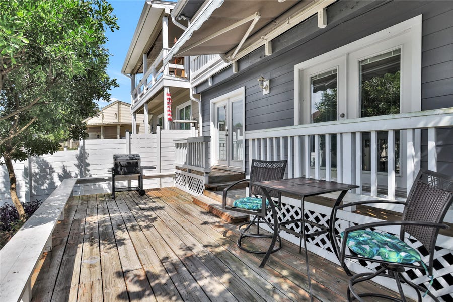 Property photo for 126 April Point Drive N, Conroe, TX